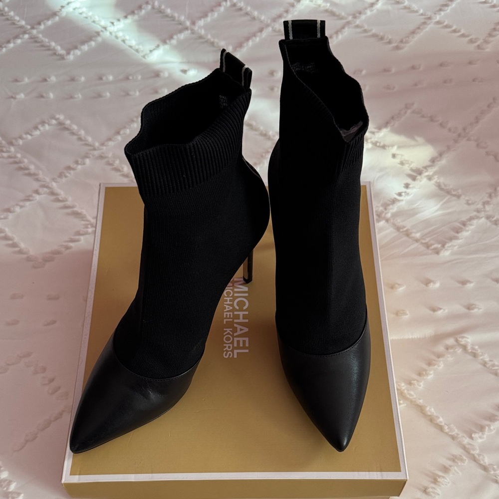 MICHAEL Michael Kors Vicky Bootie